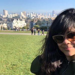 Meet your Posher, Raquel